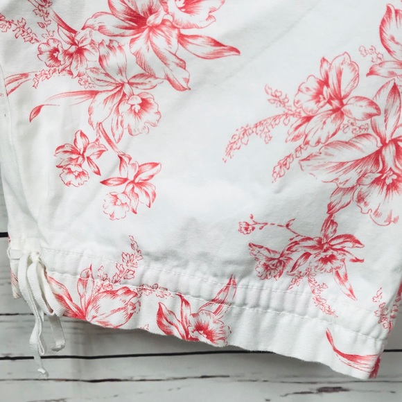 White and Pink Floral Bermuda Shorts Size 12 EUC - Picture 4 of 6